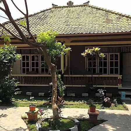 Taman Lilys Hotel