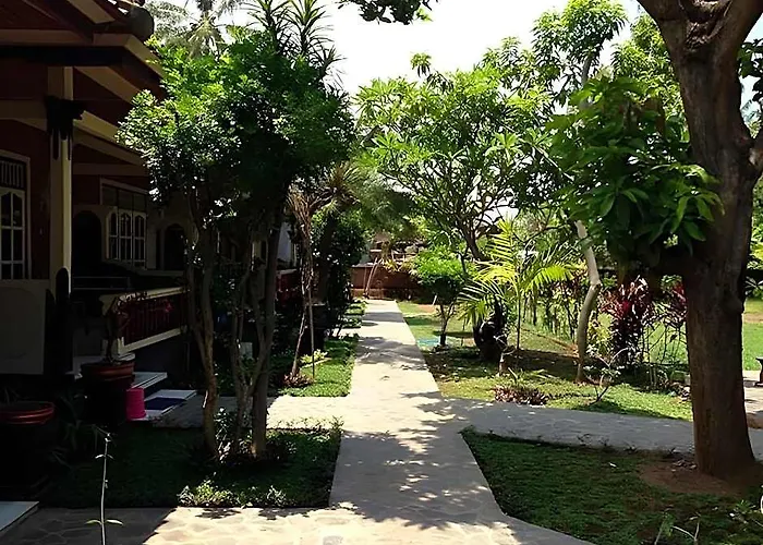 Taman Lilys ホテル *